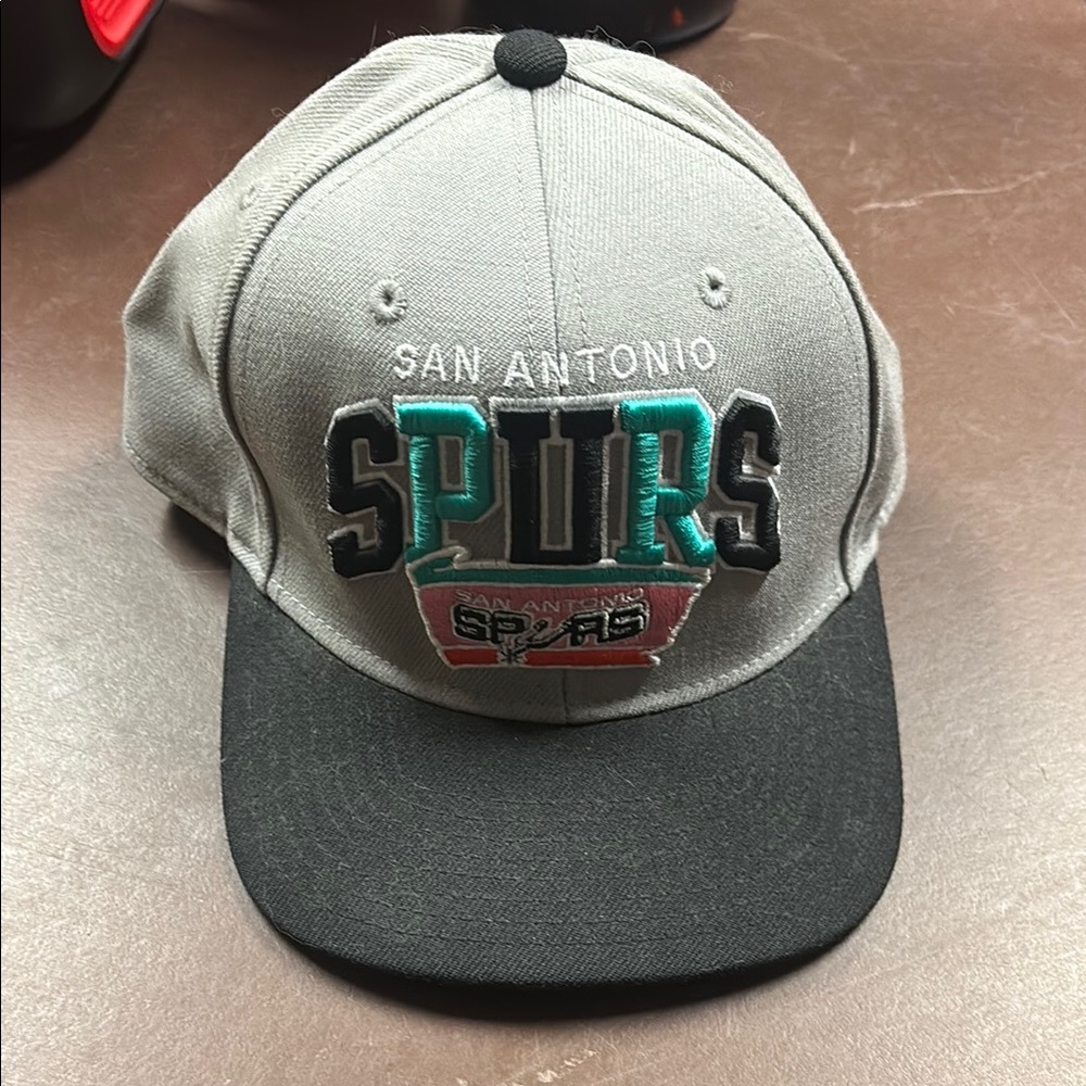 San Antonio Spurs Mitchell & Ness Gray Cap with Pink Embroidery